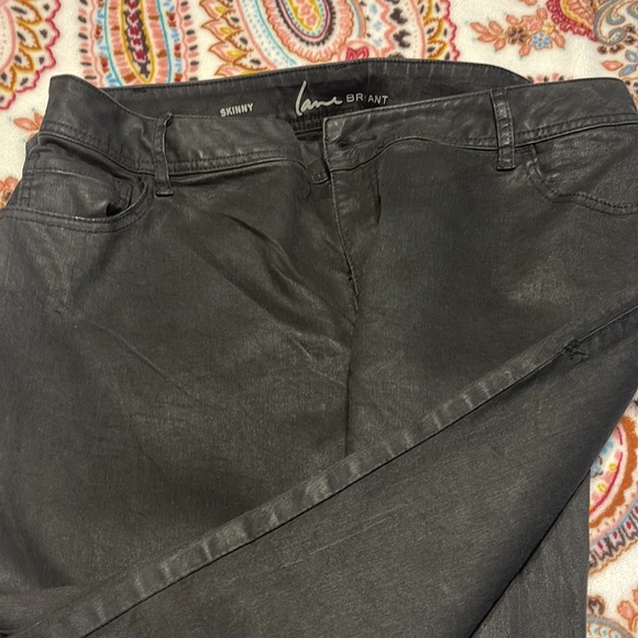 Lane Bryant waxed black jean with super stretch - Picture 3 of 3